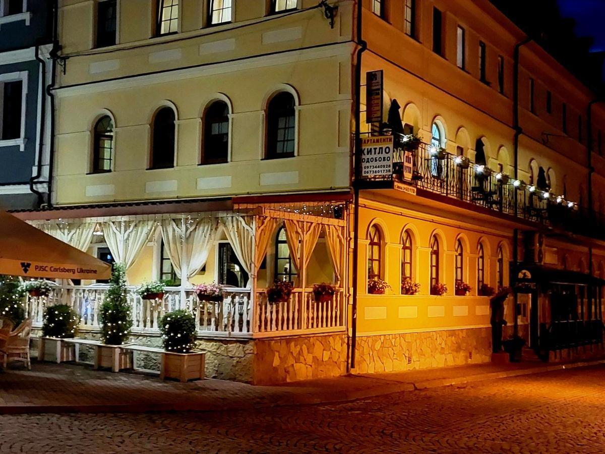 Apartments U Ratushi Каменец-Подольский Экстерьер фото